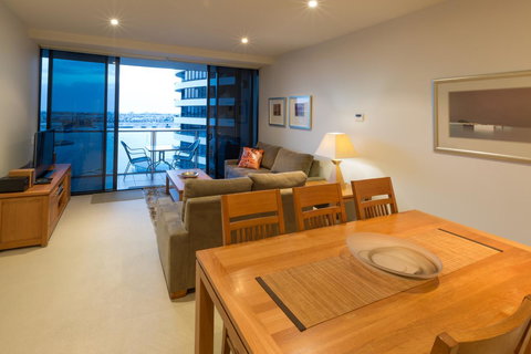 Accent Accommodation@Docklands - Lightning Ridge Tourism 10