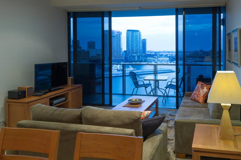 Accent Accommodation@Docklands - Lightning Ridge Tourism 6