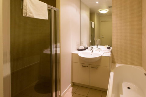 Accent Accommodation@Docklands - Lightning Ridge Tourism 21