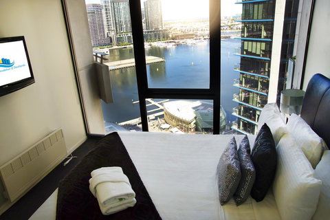 Accent Accommodation@Docklands - Lightning Ridge Tourism 28