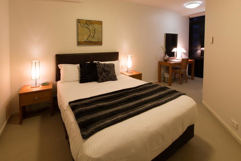 Accent Accommodation@Docklands - Lightning Ridge Tourism 15