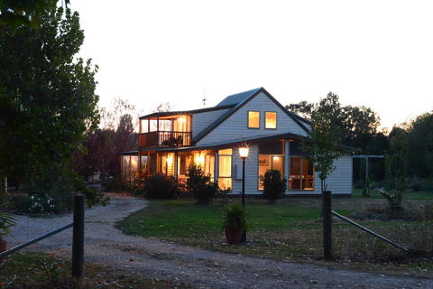 Beechworth Cedar Cottages - Lightning Ridge Tourism 14
