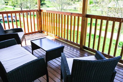 Beechworth Cedar Cottages - Lightning Ridge Tourism 5