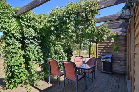 Beechworth Cedar Cottages - Lightning Ridge Tourism 12