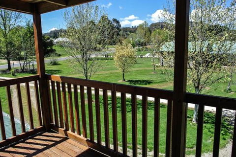 Beechworth Cedar Cottages - Lightning Ridge Tourism 6