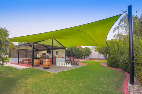 Mildura Holiday Villas - Lightning Ridge Tourism 39