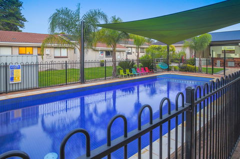 Mildura Holiday Villas - Lightning Ridge Tourism 28