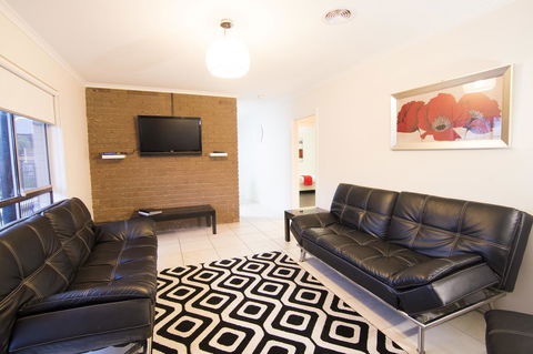 Mildura Holiday Villas - Lightning Ridge Tourism 22