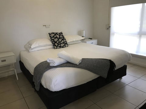 Mildura Holiday Villas - Lightning Ridge Tourism 11