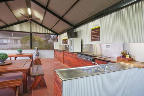 Mildura Holiday Villas - Lightning Ridge Tourism 42
