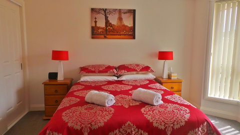 The Bell House - Lightning Ridge Tourism 1