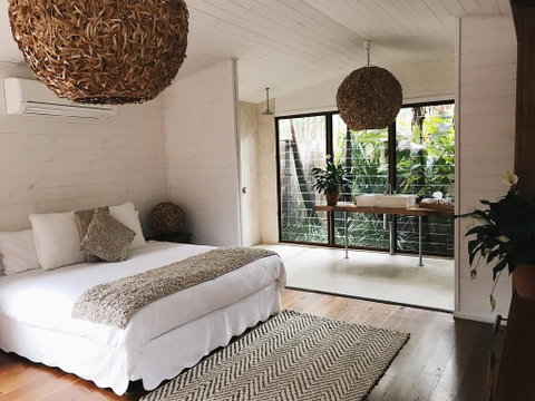 The Boathouses At Leaves & Fishes - Lightning Ridge Tourism 1