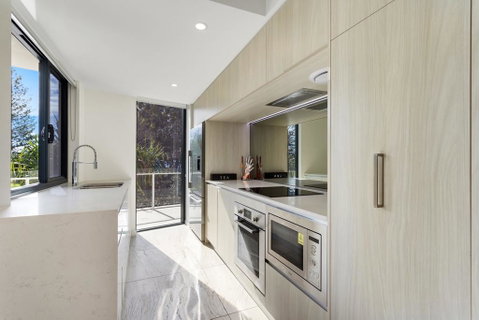 The Breeze Mooloolaba - Lightning Ridge Tourism 3