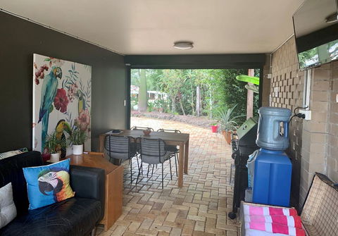 The Canungra Motel - Lightning Ridge Tourism 2