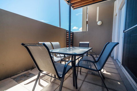 The Cove @ New Port-Pool - Spa - Sauna - Gym & More - Lightning Ridge Tourism 3