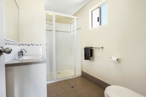 The Cove Holiday Village - Lightning Ridge Tourism 2