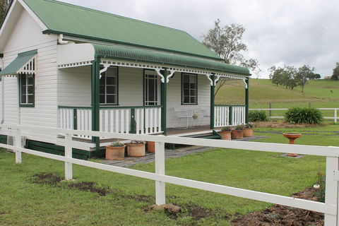 The Dollhouse Cottage - Lightning Ridge Tourism 0
