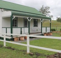 The Dollhouse Cottage - Lightning Ridge Tourism