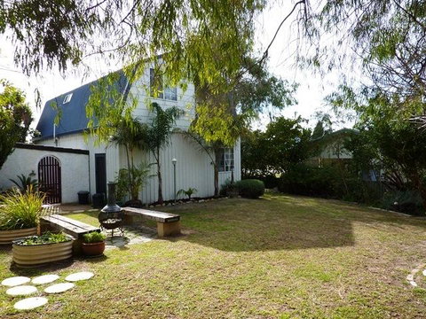 The Doo Drop Inn - Lightning Ridge Tourism 3