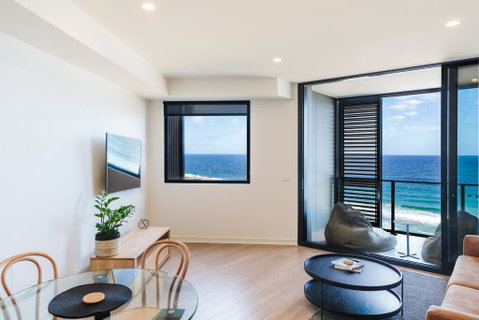 The Edge - Luxurious Waterfront Apartment - Lightning Ridge Tourism 0