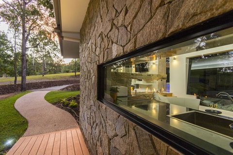 The Feathered Nest - Luxury Wildlife Retreat - Lightning Ridge Tourism 2