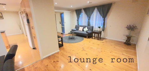The Flower Homestay - Lightning Ridge Tourism 0