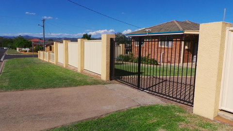 The Garden House - Lightning Ridge Tourism 1
