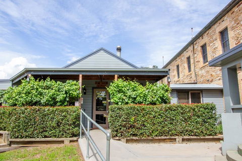 The Globe Hotel, Rylstone - Lightning Ridge Tourism 1