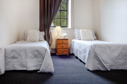 The Globe Hotel, Rylstone - Lightning Ridge Tourism 3