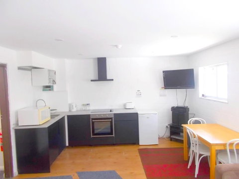 The Granny Flat - Lightning Ridge Tourism 2