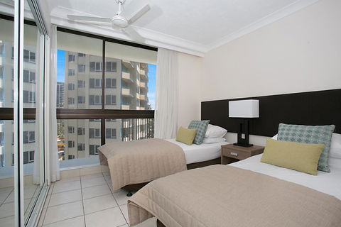 The Imperial Surfers Paradise - Lightning Ridge Tourism 0