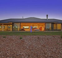 The Junction - contemporary meets river country - Lightning Ridge Tourism