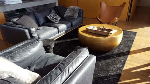 The Longhouse - Suite 3 - Lightning Ridge Tourism 3