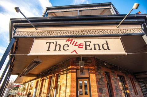 The Mile End Hotel - Lightning Ridge Tourism 0