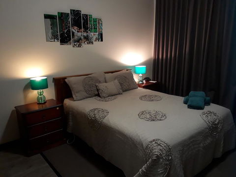 The Moe Motor Inn - Lightning Ridge Tourism 0