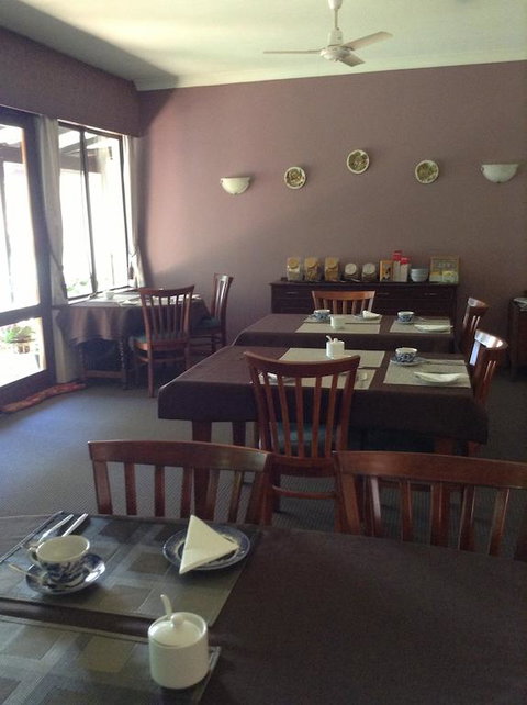 The Noble Grape Guesthouse - Lightning Ridge Tourism 3