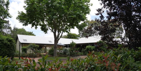The Noble Grape Guesthouse - Lightning Ridge Tourism 0
