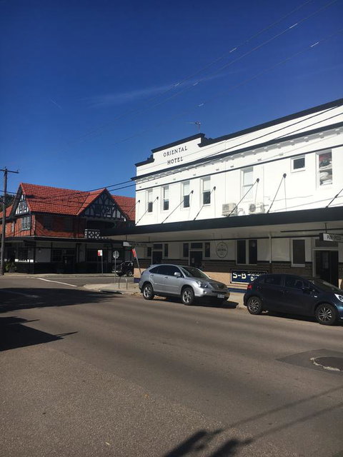 The Oriental Hotel - Lightning Ridge Tourism 1