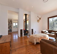 The Parson's Vineyard Retreat - get amongst the vineyards in a historic home - Lightning Ridge Tourism