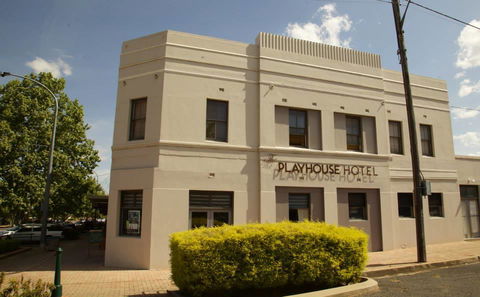 The Playhouse Hotel - Lightning Ridge Tourism 0