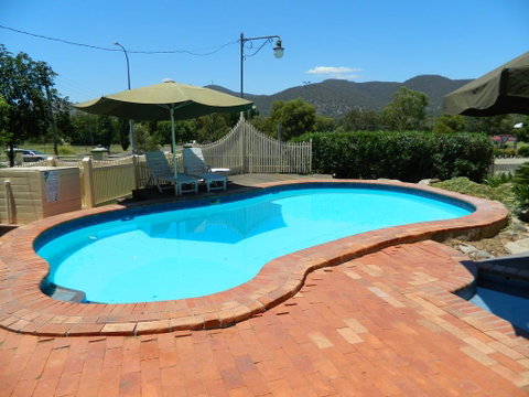 The Roseville Apartments - Lightning Ridge Tourism 2