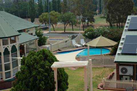 The Roseville Apartments - Lightning Ridge Tourism 1