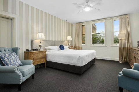 The Russell Hotel - Lightning Ridge Tourism 1