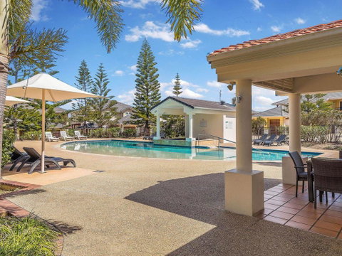 The Sands 7- Great Views Across The Ocean - Lightning Ridge Tourism 1