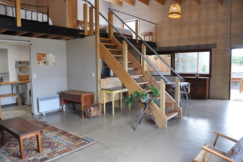 The Shouse - Durrants Lookout - Lightning Ridge Tourism 0