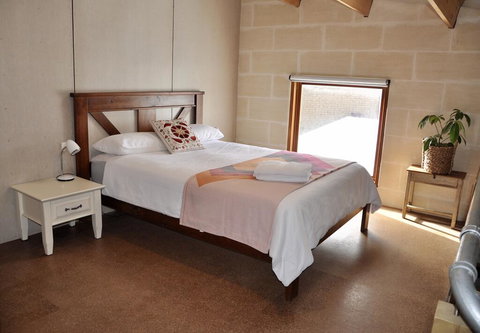 The Shouse - Durrants Lookout - Lightning Ridge Tourism 2