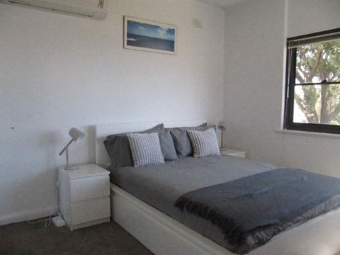 The Somerton Beach Retreat - Lightning Ridge Tourism 2
