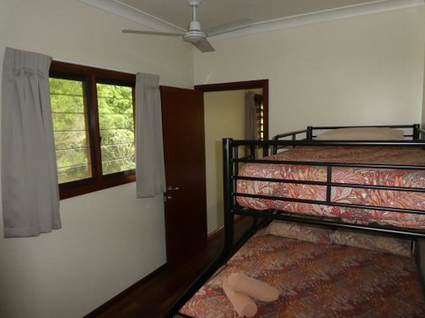 The Summit Bed & Breakfast - Lightning Ridge Tourism 1