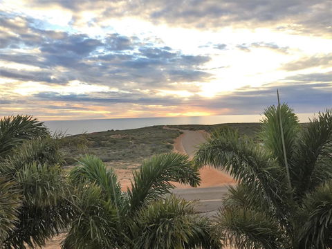 The View Kalbarri - Lightning Ridge Tourism 3