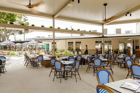 The Waterloo Bay Hotel - Lightning Ridge Tourism 2